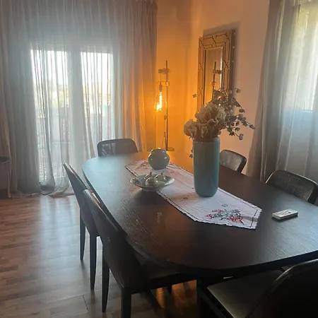 Elea House Эпаноми